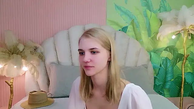Snapshot of 4example_Chloe chatting on 1, 7, 2026 4example Chloe online show from 1, 7, 2026