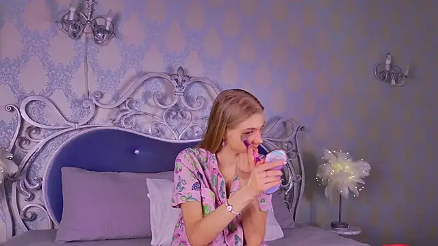 Snapshot of 4example_Chloe chatting on 25, 11, 2025 4example Chloe online show from 25, 11, 2025