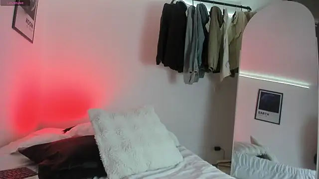 Snapshot of twinguys chatting on 10, 11, 2025 twinguys online show from 10, 11, 2025