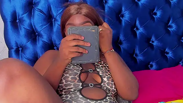 Snapshot of TANISHA_HILL chatting on 19, 10, 2025 TANISHA HILL online show from 19, 10, 2025