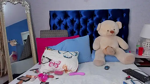 Snapshot of TANISHA_HILL chatting on 25, 10, 2025 TANISHA HILL online show from 25, 10, 2025