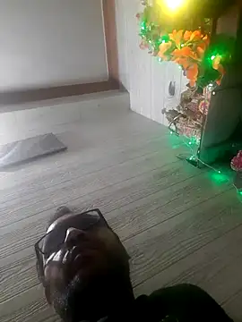 Hot-boy077 online show from 27, 10, 2025