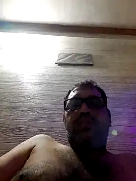 Hot-boy077 online show from 13, 4, 2026