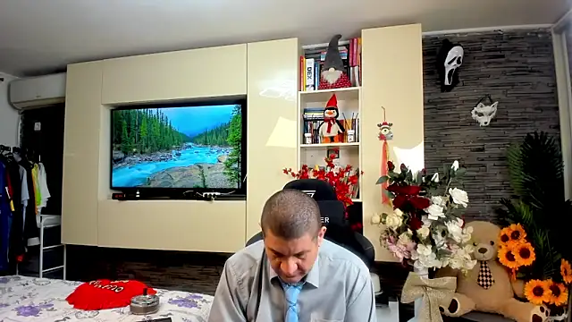 SpartacusDaddy48 online show from 10, 5, 2026