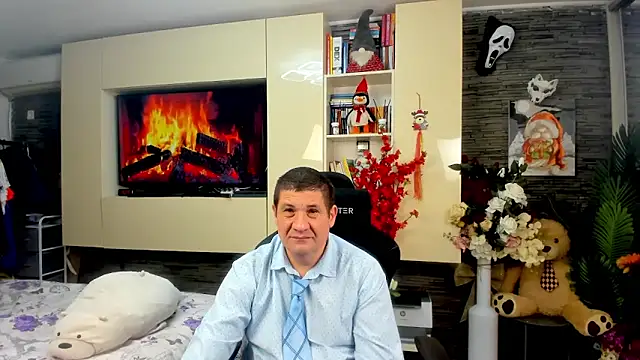 SpartacusDaddy48 online show from 24, 3, 2026