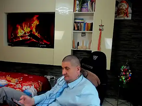 SpartacusDaddy48 online show from 7, 1, 2026