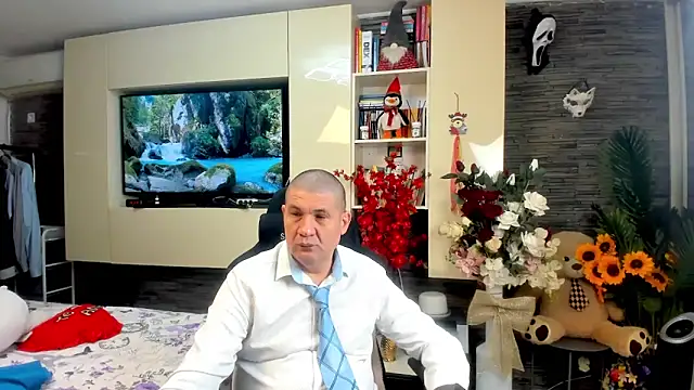 SpartacusDaddy48 online show from 1, 5, 2026