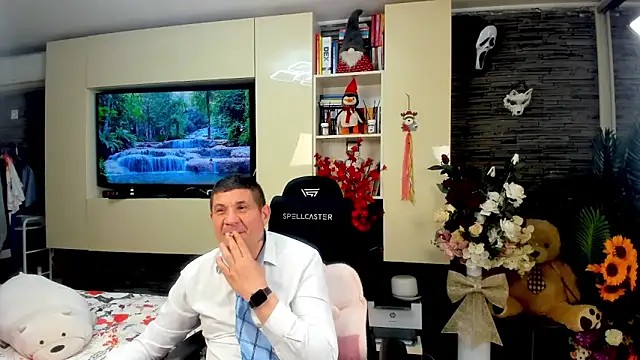 SpartacusDaddy48 online show from 14, 4, 2026