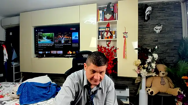 SpartacusDaddy48 online show from 8, 4, 2026