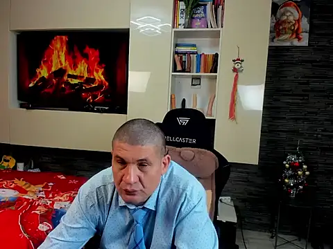 SpartacusDaddy48 online show from 7, 1, 2026