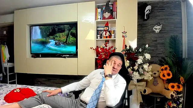 SpartacusDaddy48 online show from 6, 5, 2026