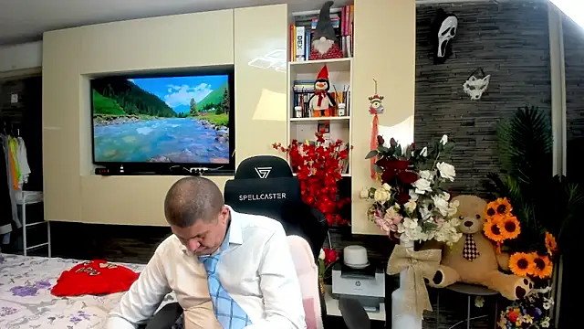 SpartacusDaddy48 online show from 8, 5, 2026