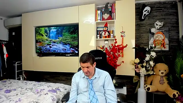 SpartacusDaddy48 online show from 28, 3, 2026