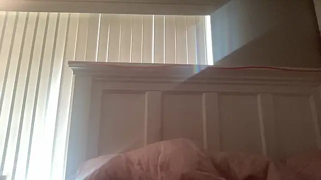 sweetnjuicyyy online show from 18, 9, 2025