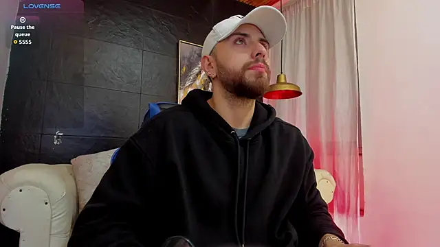 Maximo Wolff online show from 2, 11, 2025