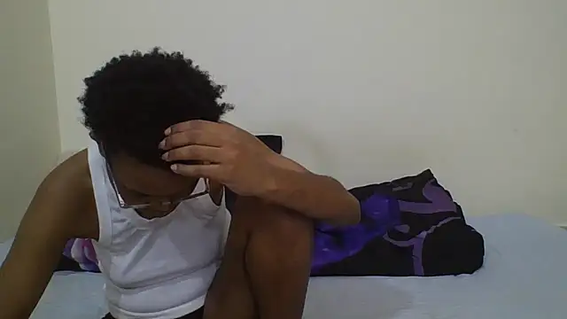 Miss-Hennessy online show from 4, 10, 2025