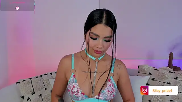 Cutie Riley online show from 25, 10, 2025