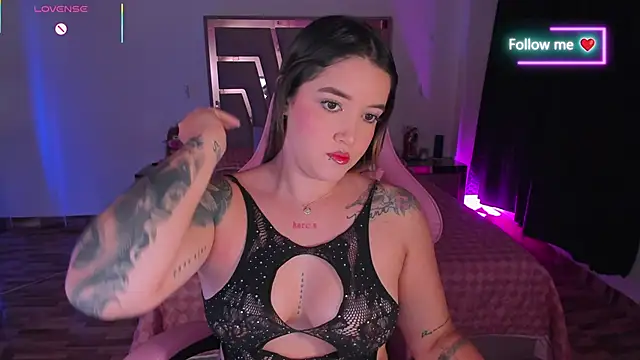 lunaarose online show from 25, 2, 2026