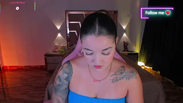 lunaarose online show from 3, 2, 2026