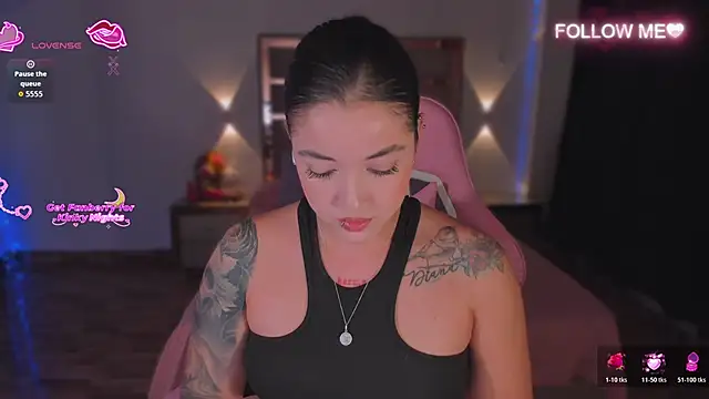 lunaarose online show from 21, 11, 2025