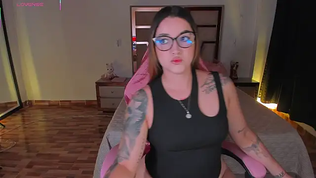 lunaarose online show from 19, 12, 2025