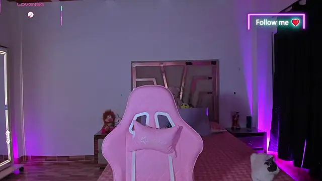 lunaarose online show from 14, 4, 2026