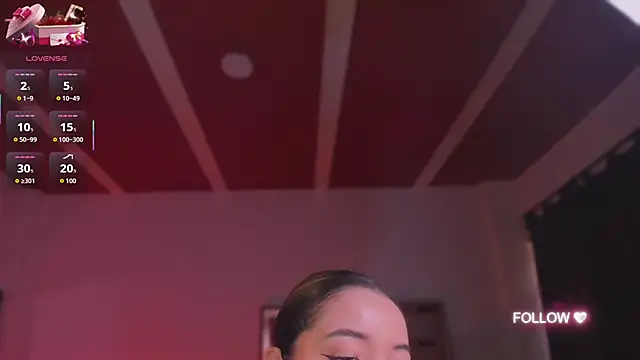 lunaarose online show from 9, 10, 2025