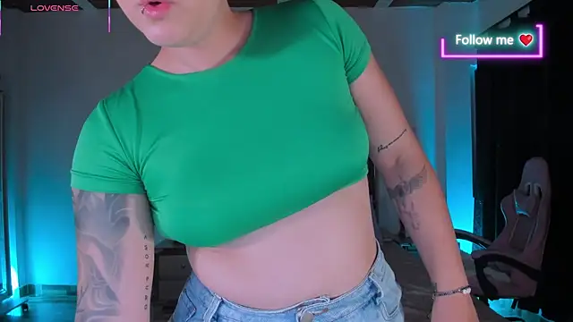 lunaarose online show from 9, 5, 2026