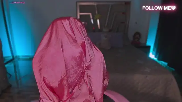 lunaarose online show from 4, 12, 2025