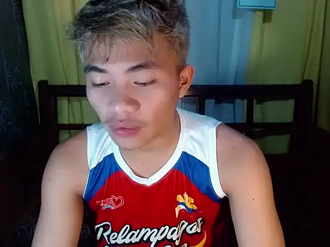 mostwantedtwink online show from 22, 4, 2026