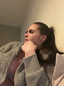 LollyLove  online show from 11, 4, 2026