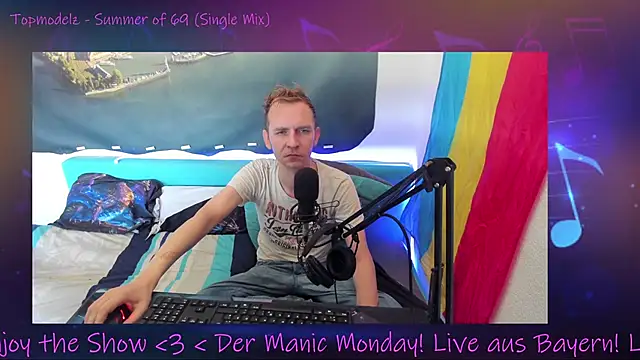 Snapshot of DaveLindau chatting on 15, 9, 2025 DaveLindau online show from 15, 9, 2025