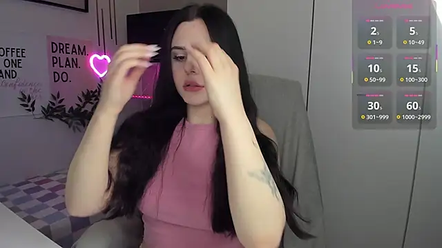 LiaWoow online show from 15, 12, 2025