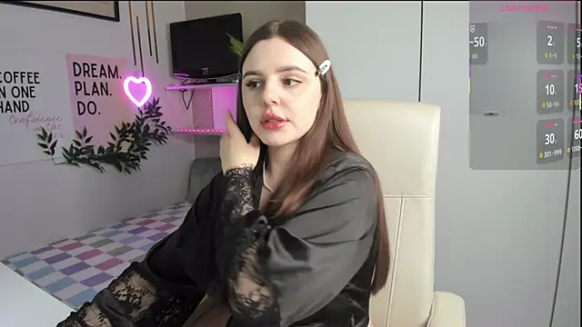 LiaWoow online show from 13, 10, 2025