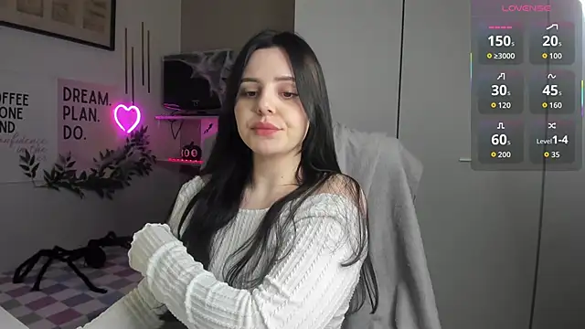 LiaWoow online show from 10, 11, 2025