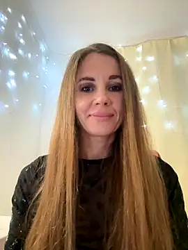 LucieMack online show from 17, 10, 2025