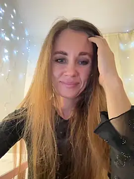 LucieMack online show from 15, 10, 2025