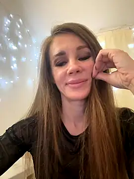 LucieMack online show from 29, 10, 2025