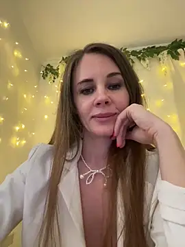 LucieMack online show from 10, 3, 2026