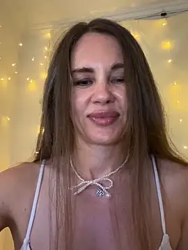 Snapshot of LucieMack chatting on 1, 7, 2026 LucieMack online show from 1, 7, 2026