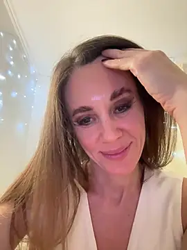 LucieMack online show from 30, 10, 2025