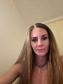 LucieMack online show from 13, 9, 2025