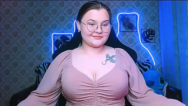 InLoveWithLife26 online show from 4, 11, 2025