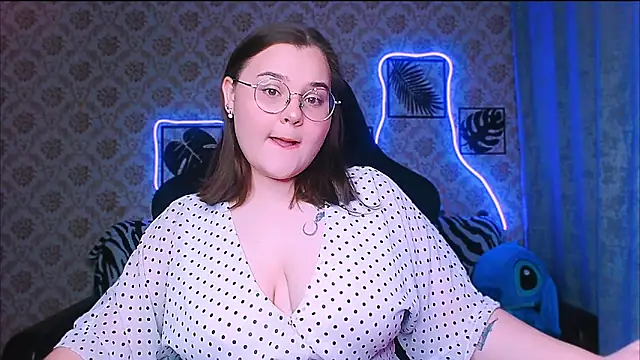 InLoveWithLife26 online show from 11, 11, 2025