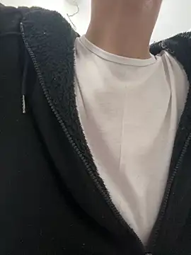 HitShelf online show from 1, 2, 2026