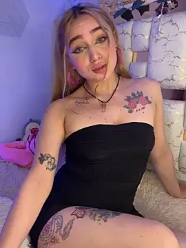 Snapshot of Sara_Sophia420 chatting on 19, 10, 2025 Sara Sophia420 online show from 19, 10, 2025