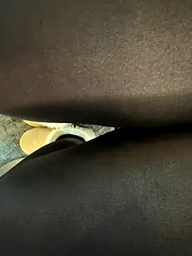 HiddenHoneyLDN online show from 4, 10, 2025