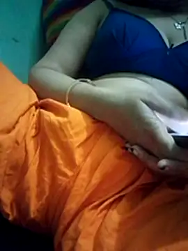 Snapshot of Maria_Mahi chatting on 2, 12, 2025 Maria Mahi online show from 2, 12, 2025