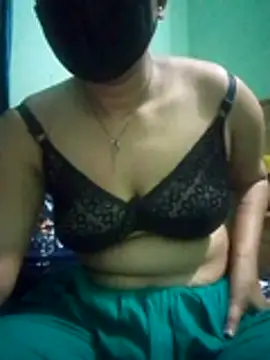 Snapshot of Maria_Mahi chatting on 18, 12, 2025 Maria Mahi online show from 18, 12, 2025