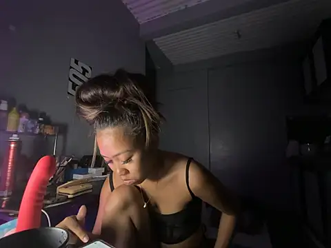 PinayLina18 online show from 6, 4, 2026